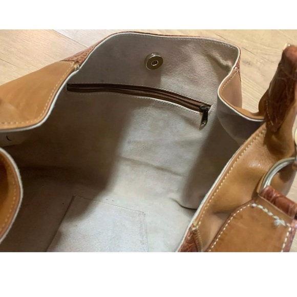 Genuine Calfskin Large Leather Shoulder Purse - Picture 7 of 9